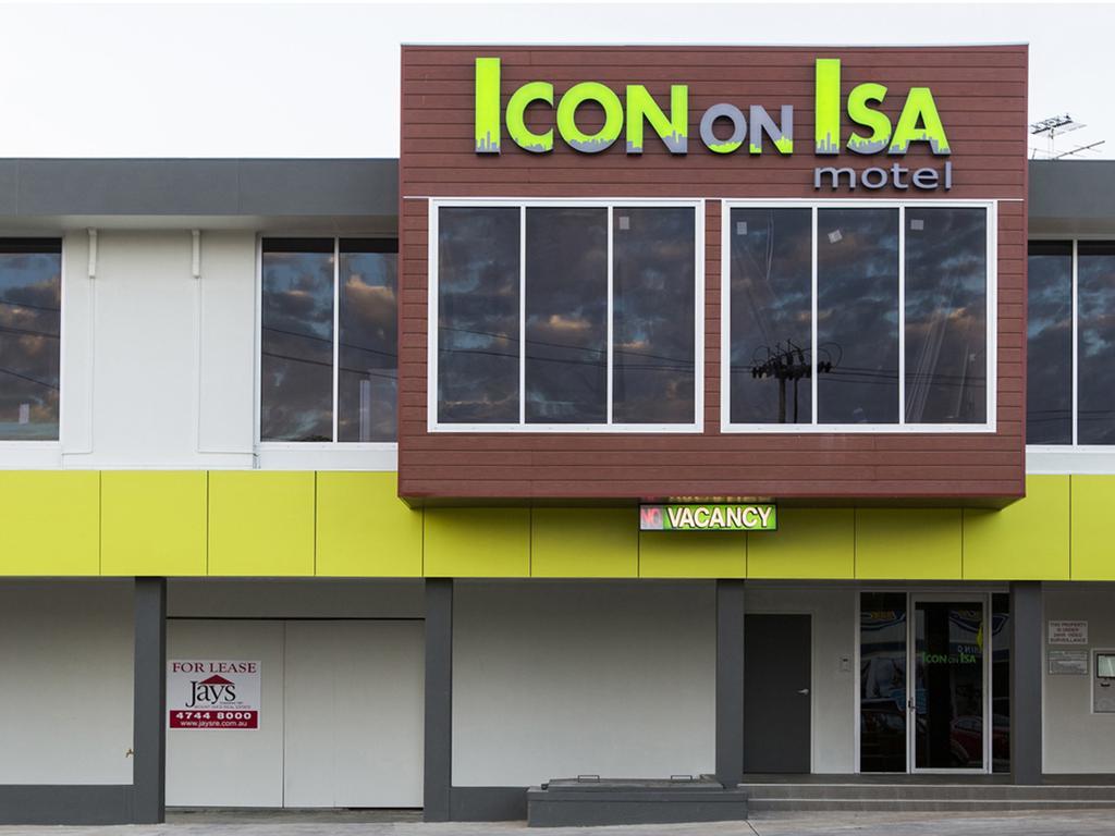 マウント・アイザ Icon On Isaモーテル エクステリア 写真